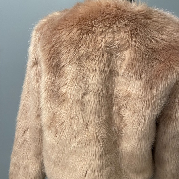 Carolina Belle faux fur peach coat - Picture 5 of 9